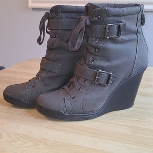 Simply Vera Wang wedge sneaker boots remix